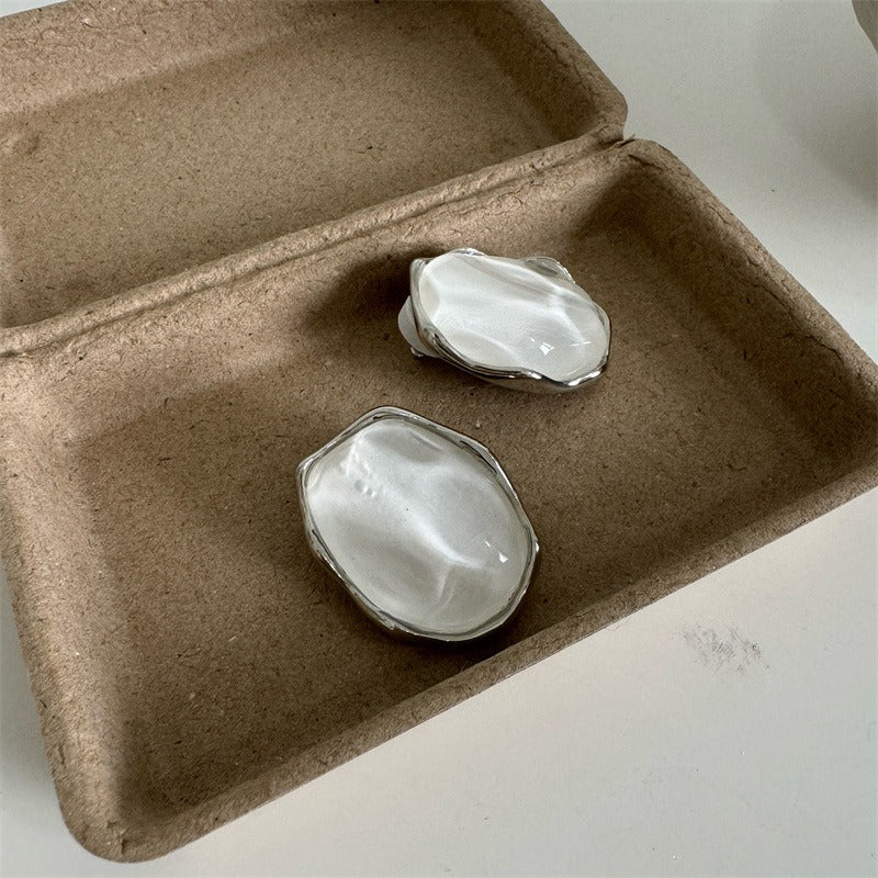 Französische Retro-Mode-High-End-einfache Ohrringe