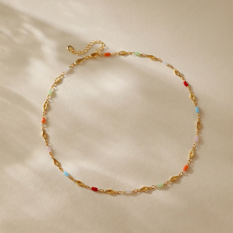 Bunte Schlüsselbeinkette mit Kristallperlen, verkupfertes 18-Karat-Echtgold, farberhaltende kleine, frische Halskette